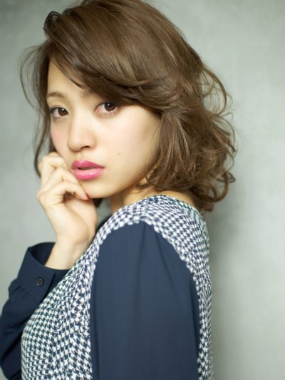 自然な立ち上げ前髪で叶う♪大人かわいいハンサムミディアム☆