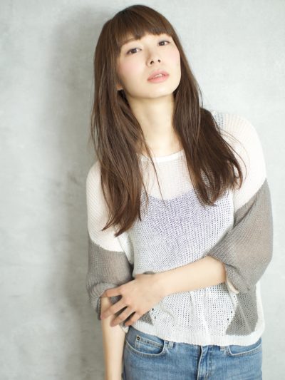 重めロングで柔らかストレート大人キレイ☆