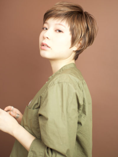大人可愛いワイドバングショート!モーブカラー