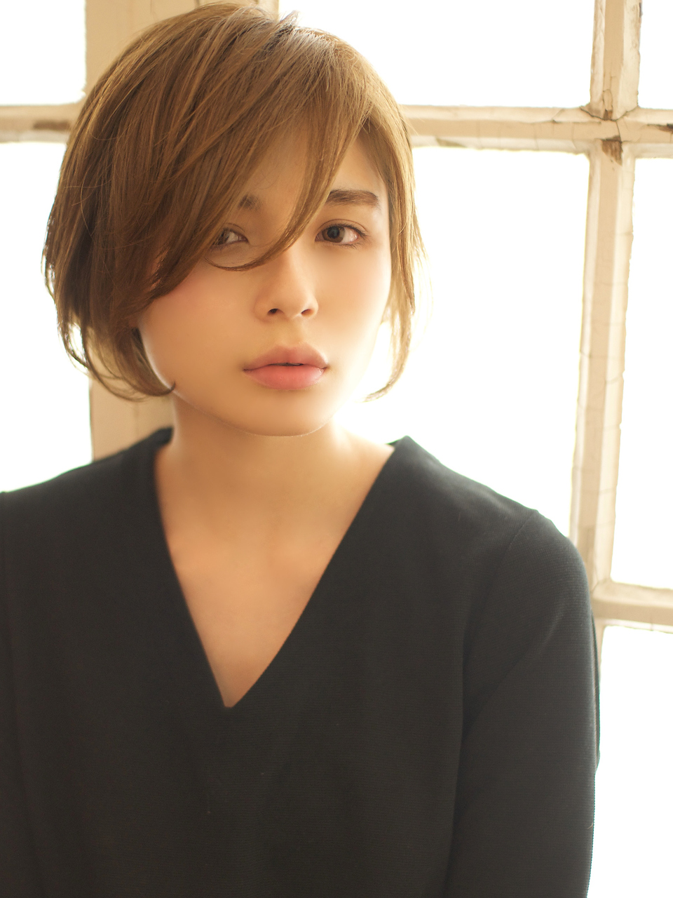 斜めバングでエフォートレスな印象 のクールショートヘア 一覧 公式 恵比寿の美容室bekku Hair Salon