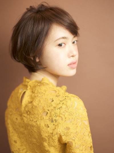 エフォートレスなハニーヘアで斜めバング☆
