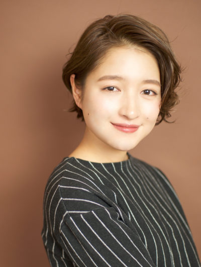 ウェット質感で魅せる、ルーズで大人っぽいショートボブ☆