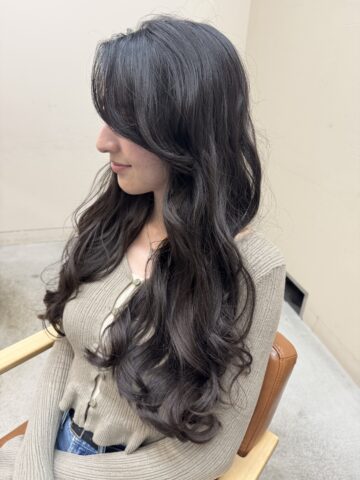 カーテンバングで小顔に☆コテ巻き横顔美人 カーテンバングで小顔に☆コテ巻き横顔美人