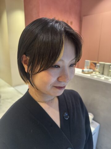 黒髪オリーブグレーで艶っと☆耳かけで小顔になれるフレンチボブ